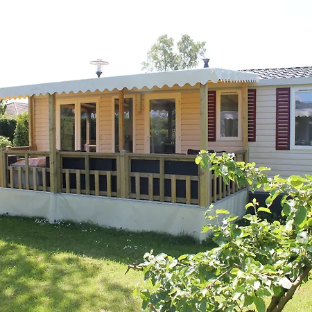 Recreatiepark De Boshoek 3* 부투이젠