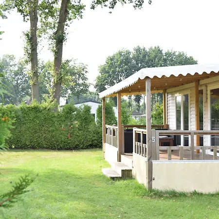 Recreatiepark De Boshoek منتزه العطل 3*